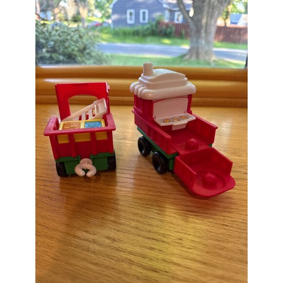 Fisher-Price Little People Christmas Train Cars - Picture 4 of 5